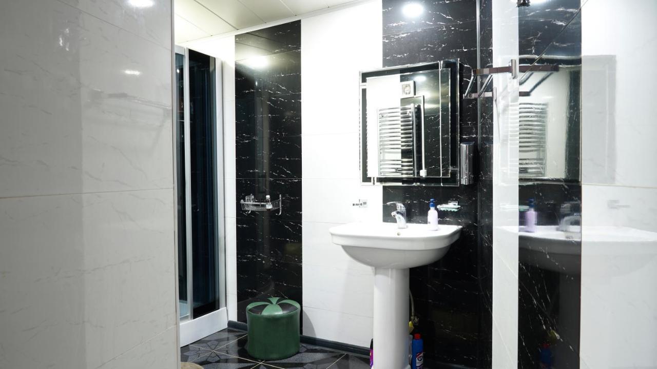 Apartment Shafi 8 Tbilisi Exteriör bild